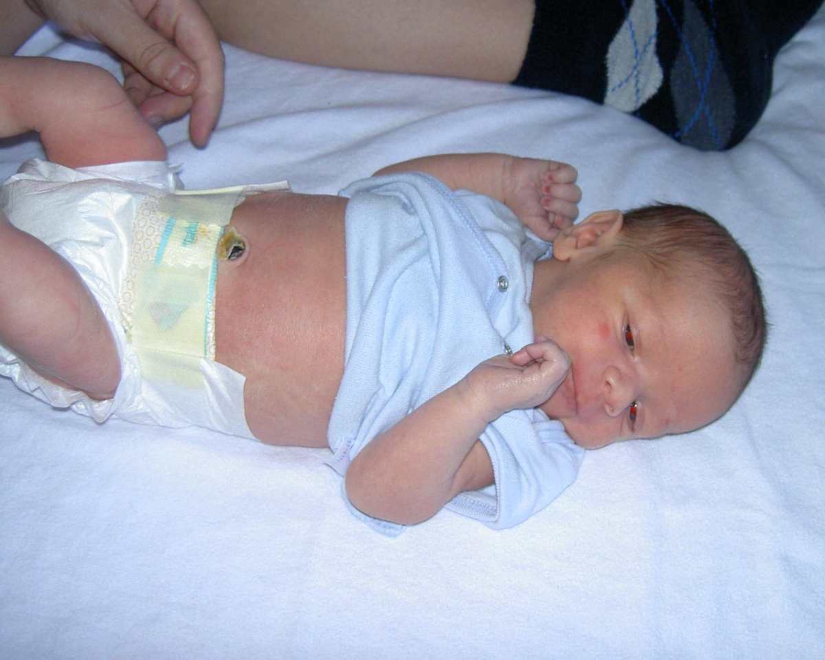 diaper change kids How to Change Baby Diapers: A Step-by-Step Survival Guide for Dads -  WeHaveKids