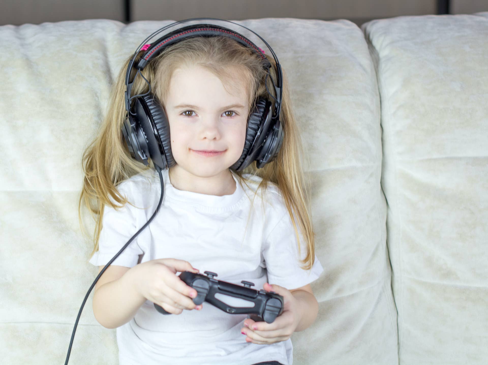 Positive and Negative Impacts of Electronic Devices on Children ...